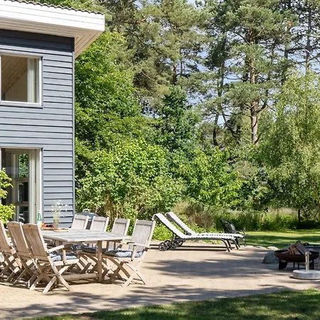 Romil - 2-1km From The Sea By Interhome