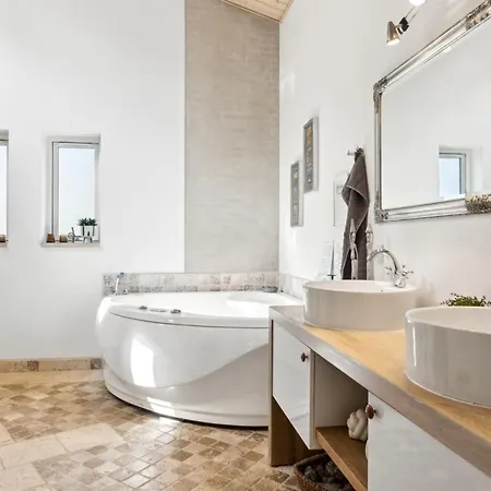 Romil - 2-1km From The Sea By Interhome 펜션